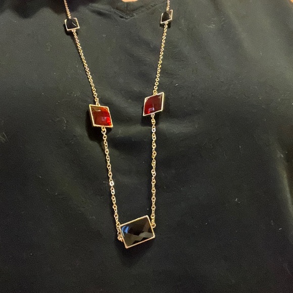 Gold colored adjustable necklace with ruby red and black stones - Picture 1 of 4